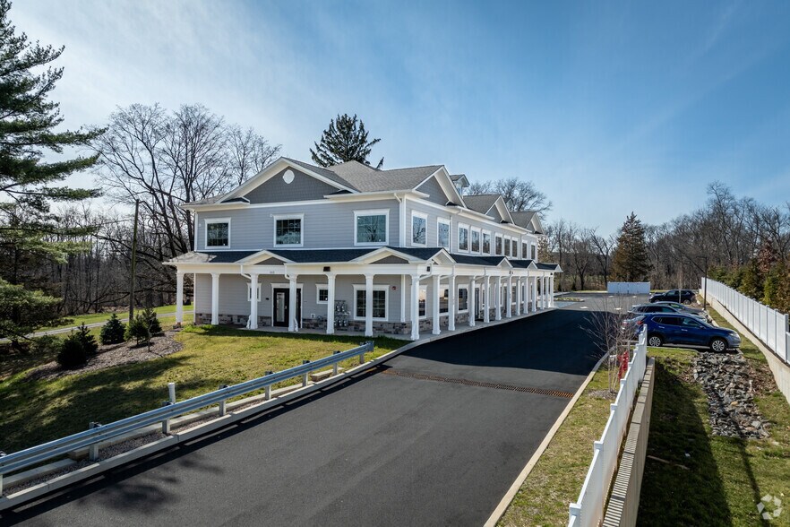 668 US Highway 206, Hillsborough, NJ à louer - Photo de l’immeuble – Image 2 sur 8