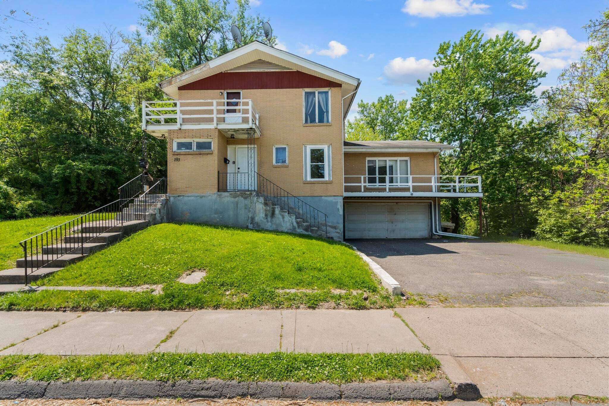 193 Hampton St, Hartford, CT à vendre Photo de l’immeuble– Image 1 sur 16