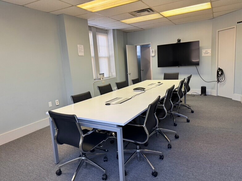 35 Center St, Chicopee, MA à louer - Photo de l’immeuble – Image 3 sur 7