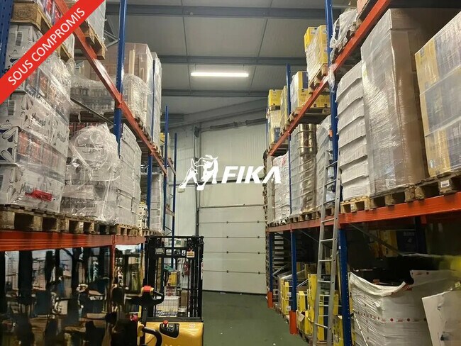 Plus de détails pour Local d’activités à vendre