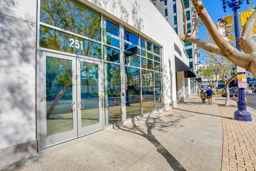 206-222 Park Blvd, San Diego, CA à vendre - Photo de l’immeuble – Image 3 sur 12