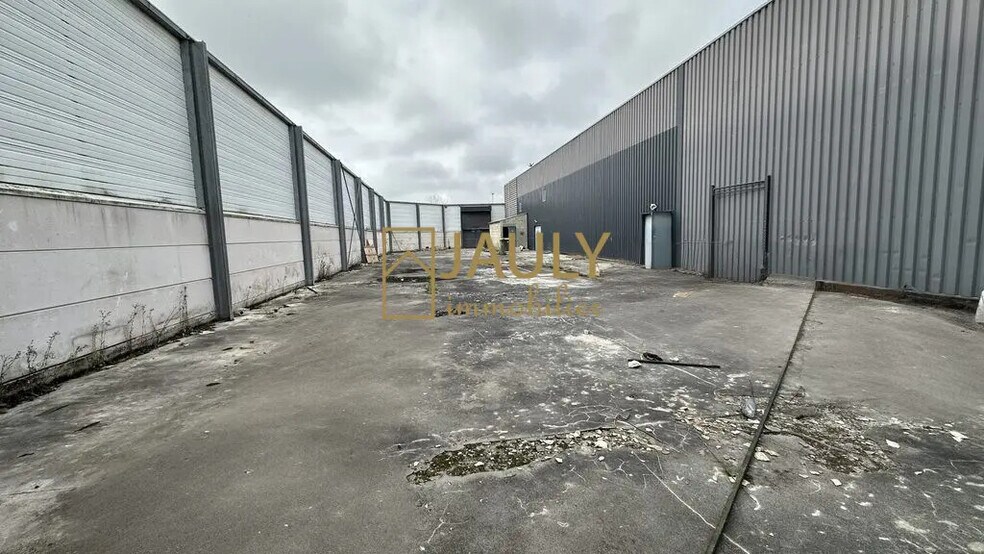 Local d’activités dans Meaux à louer - Photo de l’immeuble – Image 3 sur 9