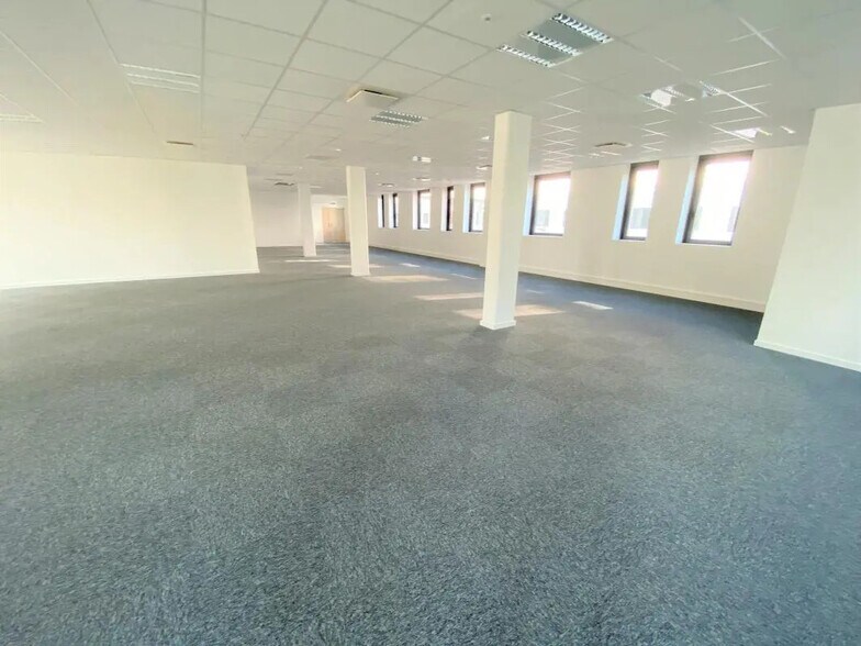 Bureau dans Saint-Herblain à louer - Photo de l’immeuble – Image 3 sur 4