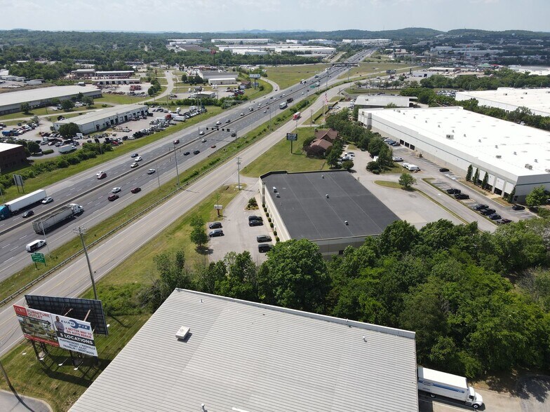 225 Industrial Blvd, La Vergne, TN à vendre - Photo de l’immeuble – Image 2 sur 6