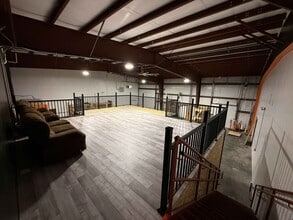 921-929 Marthas Way, Hiawatha, IA à vendre Photo intérieure– Image 2 sur 4