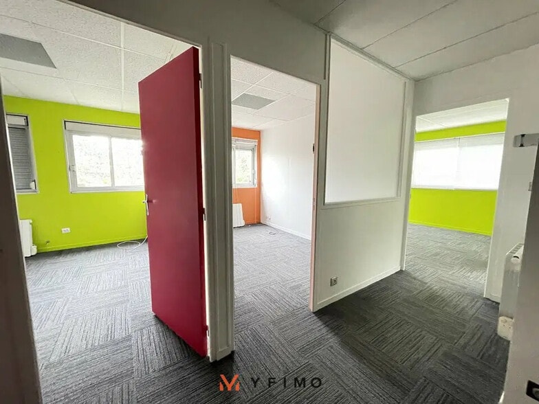 Local d'activités dans Les Mureaux à vendre - Photo intérieure – Image 3 sur 8