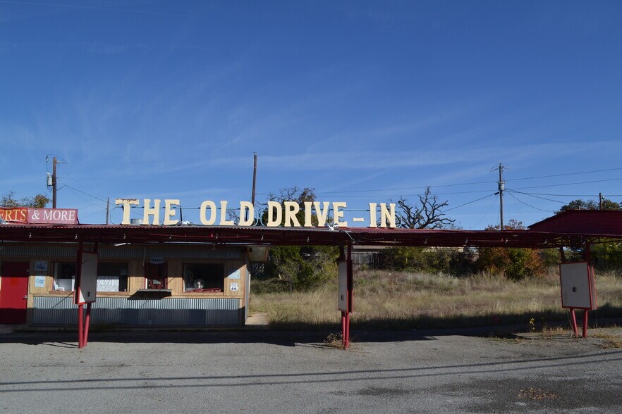 220 Highway 261, Buchanan Dam, TX à louer - Photo de l’immeuble – Image 2 sur 26