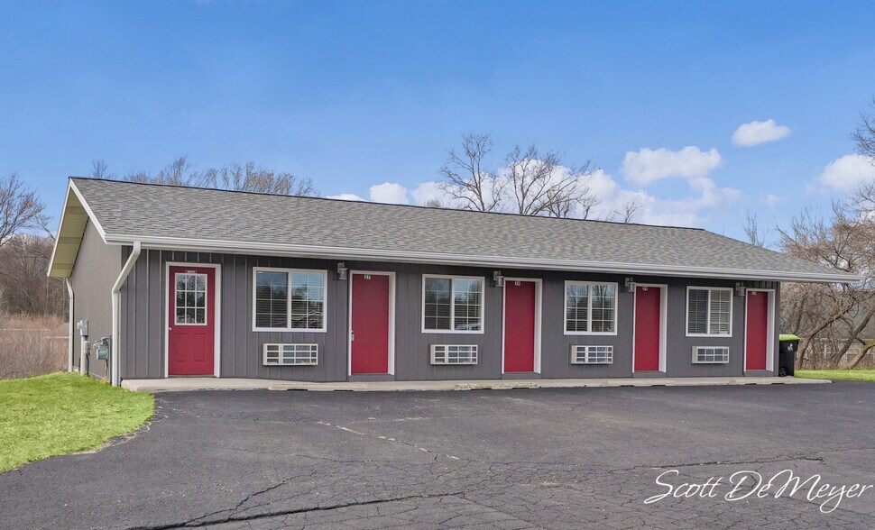 109 S Greenville West Dr, Greenville, MI à vendre - Photo de l’immeuble – Image 3 sur 23