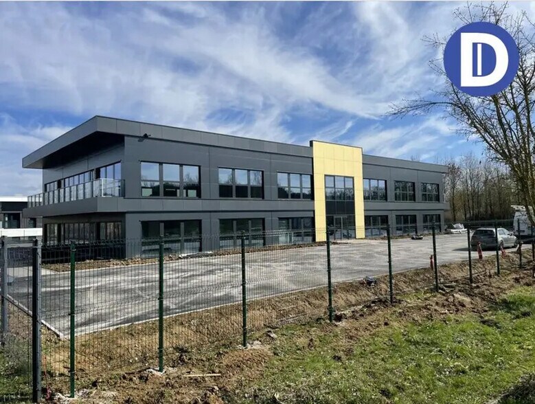 Bureau dans NORROY-LE-VENEUR à louer - Photo de l’immeuble – Image 1 sur 1