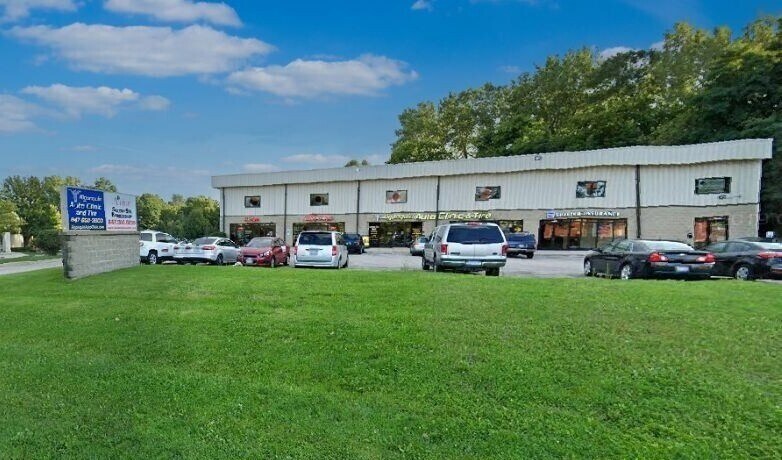 2025 E Algonquin Rd, Algonquin, IL à louer Photo de l’immeuble– Image 1 sur 3