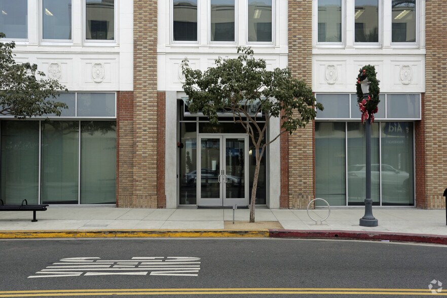 600 Pine Ave, Long Beach, CA à vendre - Photo de l’immeuble – Image 3 sur 7