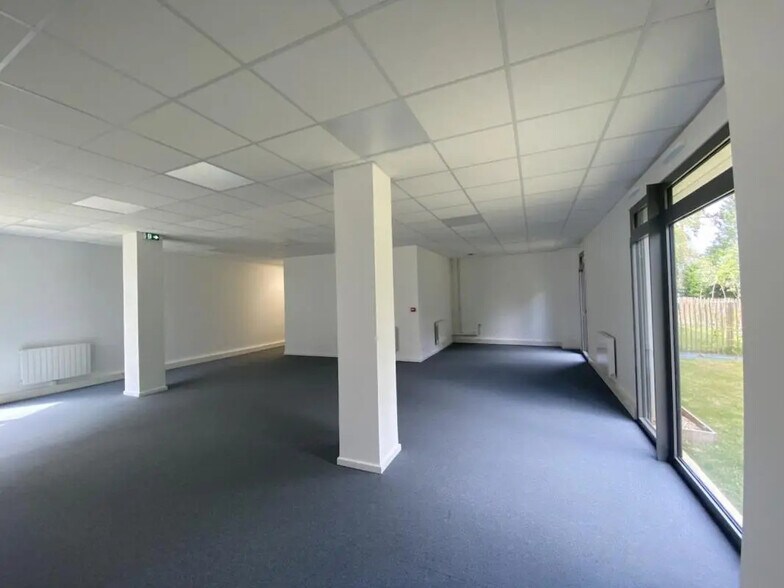 Bureau dans Bihorel à louer - Photo intérieure – Image 2 sur 4