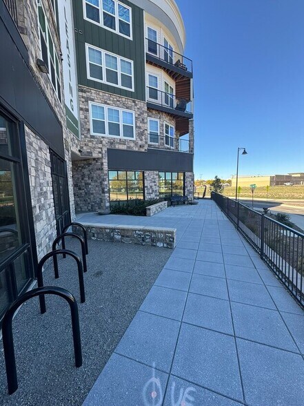 14251 Grant St, Thornton, CO à louer - Photo de l’immeuble – Image 3 sur 26