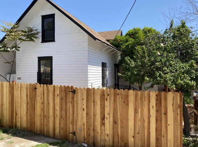 1934-1936 New England St, Los Angeles, CA à vendre - Photo de l’immeuble – Image 3 sur 10