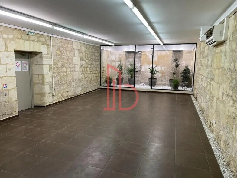 Bureau dans Bordeaux à louer - Photo de l’immeuble – Image 3 sur 9