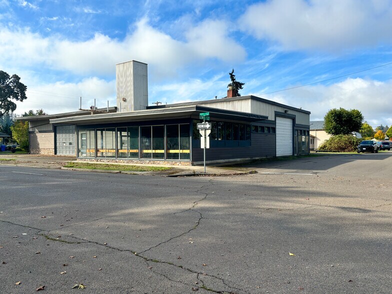 1515 13th St SE, Salem, OR à vendre - Photo de l’immeuble – Image 1 sur 29