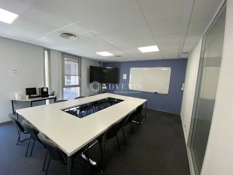 Bureau dans Vélizy-Villacoublay à louer - Photo de l’immeuble – Image 3 sur 7
