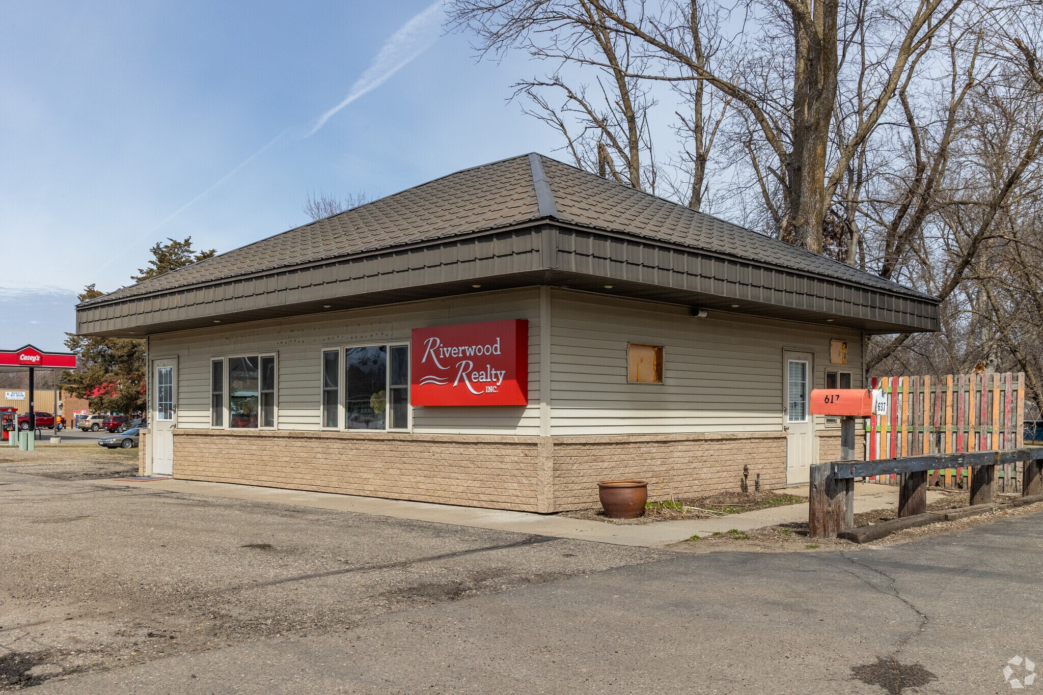 617 E Highway 12, Litchfield, MN à vendre Photo de l’immeuble– Image 1 sur 3