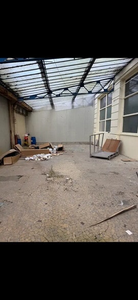 Local commercial dans Bobigny à louer - Photo intérieure – Image 2 sur 7