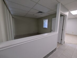 701 NW Federal Hwy, Stuart, FL à louer Photo intérieure– Image 2 sur 24