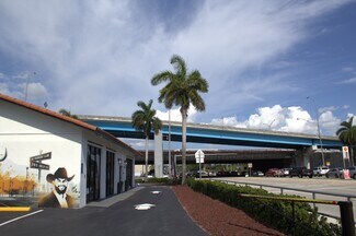 Plus de détails pour 7701 NW 103rd St, Hialeah, FL - Local commercial à louer