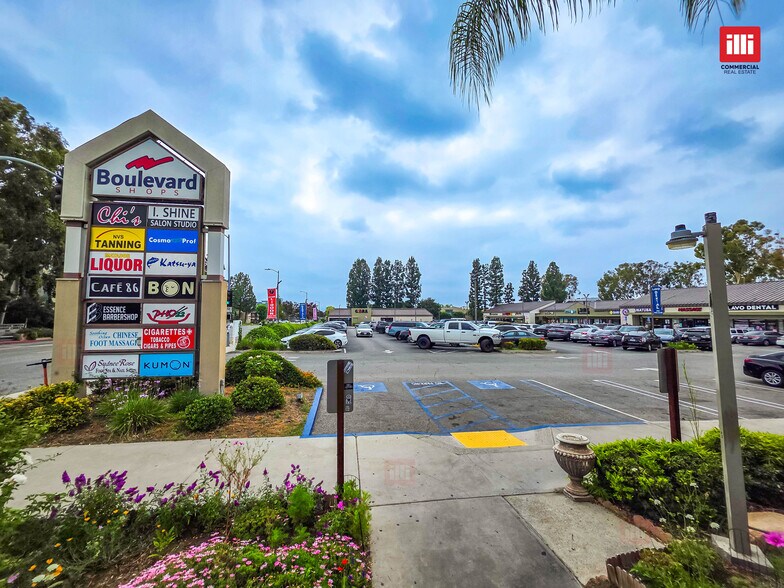 9631-9725 Reseda Blvd, Northridge, CA à louer - Photo de l’immeuble – Image 3 sur 10