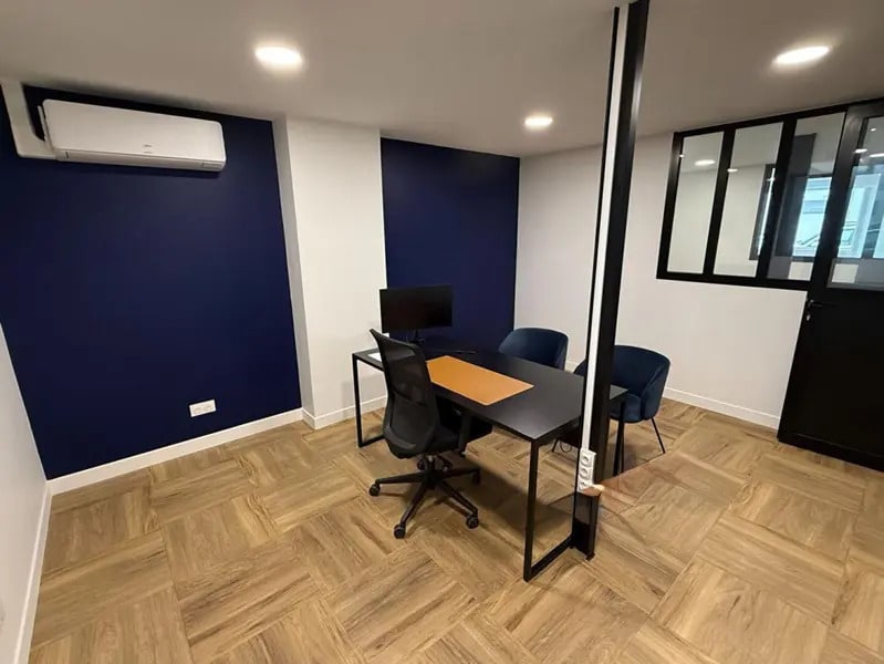 Bureau dans Moulins à vendre Photo intérieure– Image 1 sur 8