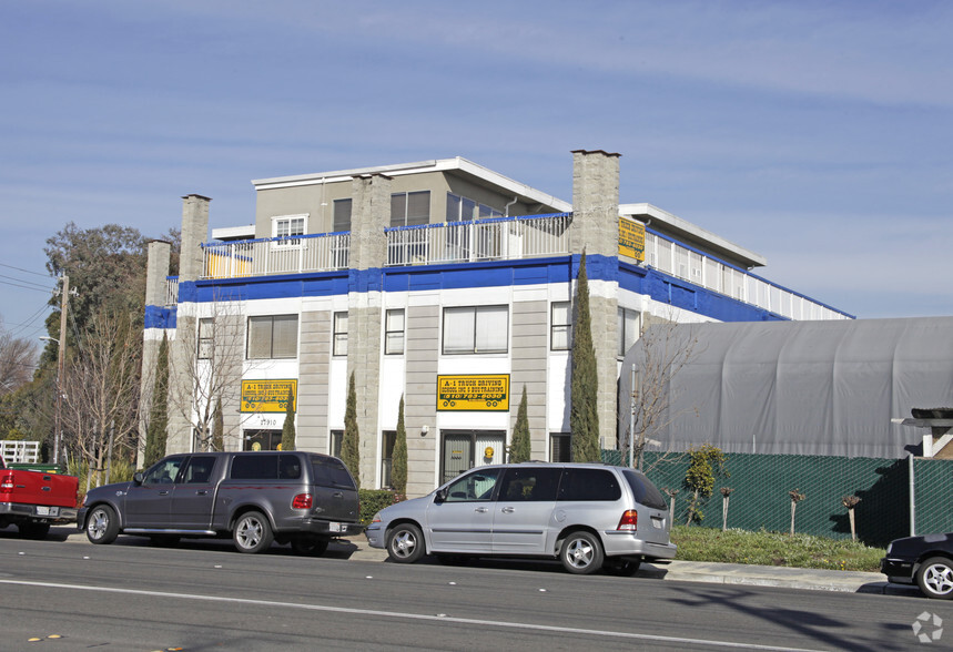 27910 Industrial Blvd, Hayward, CA à louer - Photo de l’immeuble – Image 3 sur 3