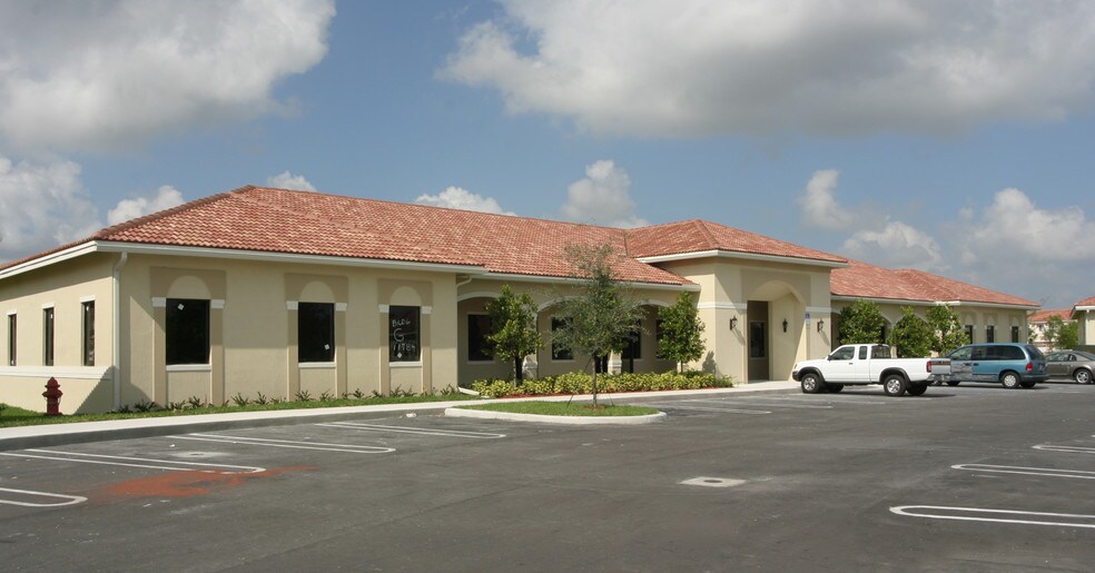 11784 W Sample Rd, Coral Springs, FL à vendre - Photo de l’immeuble – Image 3 sur 30