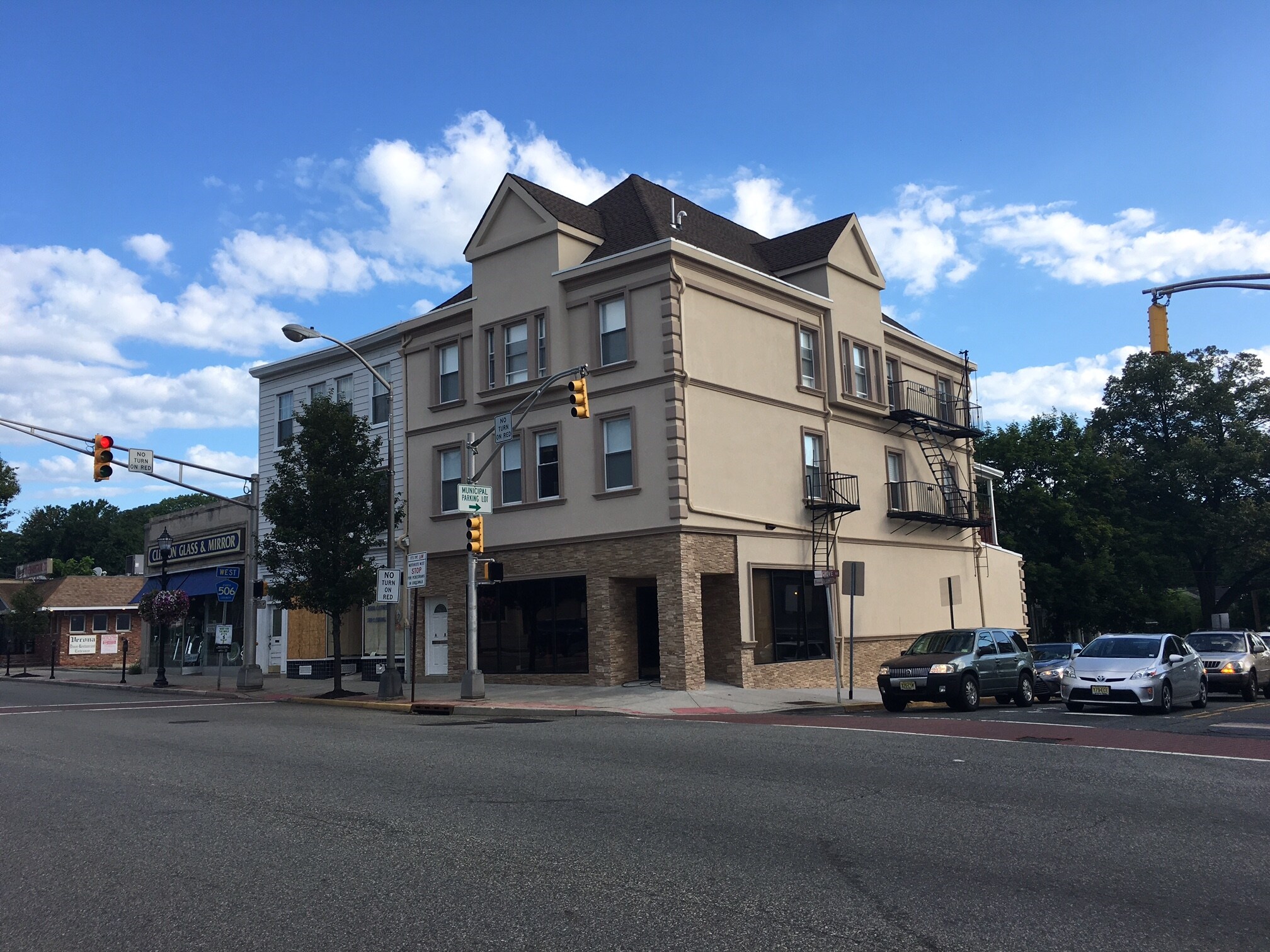 656-660 Bloomfield Ave, Verona, NJ à louer Photo principale– Image 1 sur 9