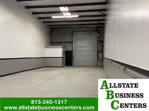 920 E 124th Ave, Tampa, FL à louer Photo intérieure– Image 2 sur 6