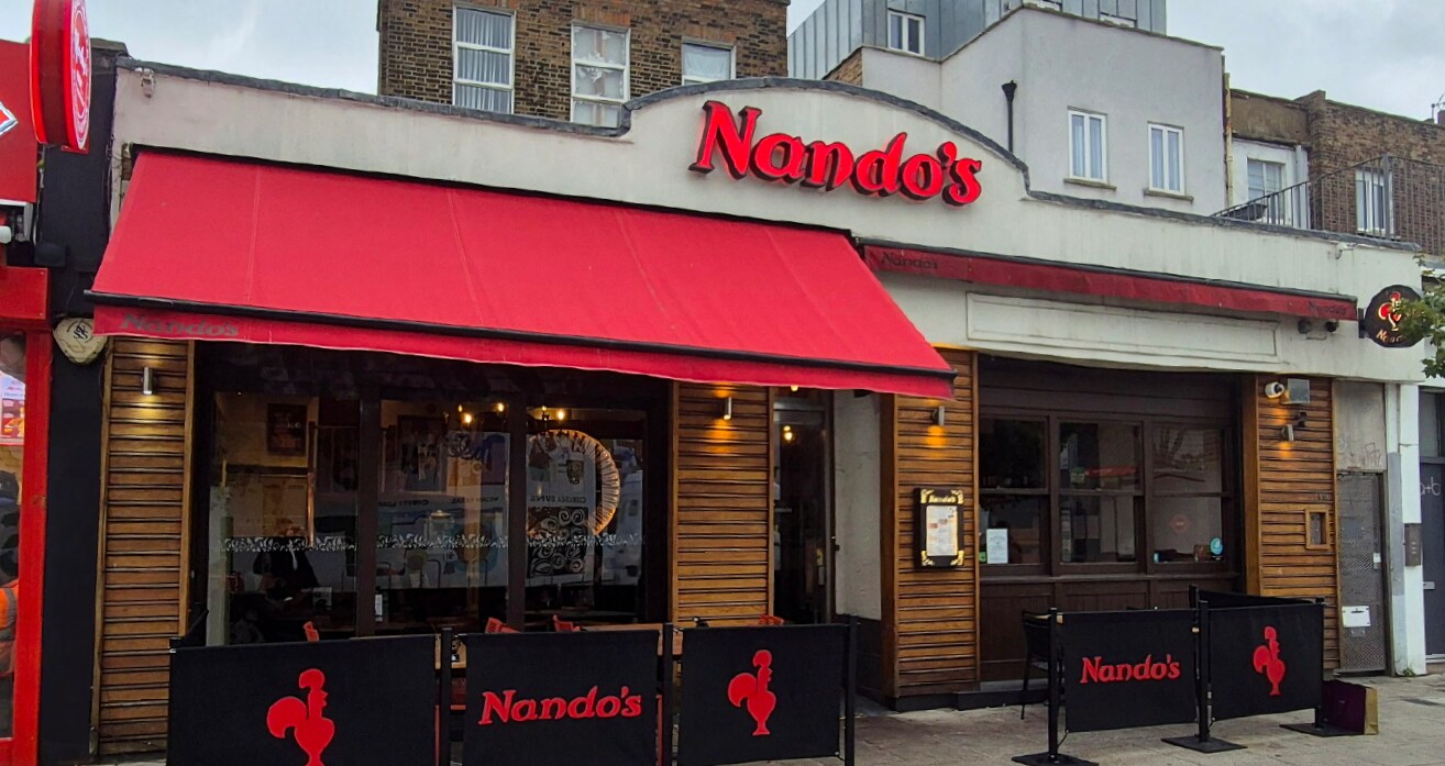 57-58 Chalk Farm Rd, Londres à louer Photo de l’immeuble– Image 1 sur 5