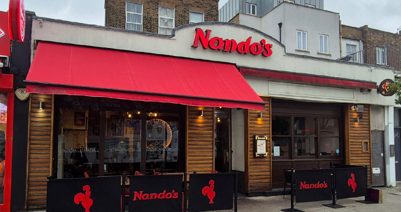 57-58 Chalk Farm Rd, Londres à louer Photo de l’immeuble– Image 1 sur 4