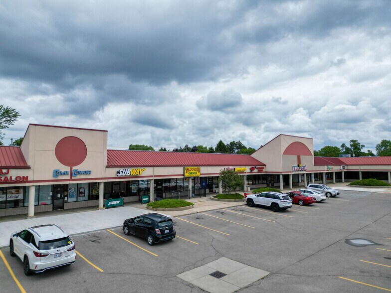 819-965 E Auburn Rd, Rochester Hills, MI à louer - Photo de l’immeuble – Image 2 sur 5