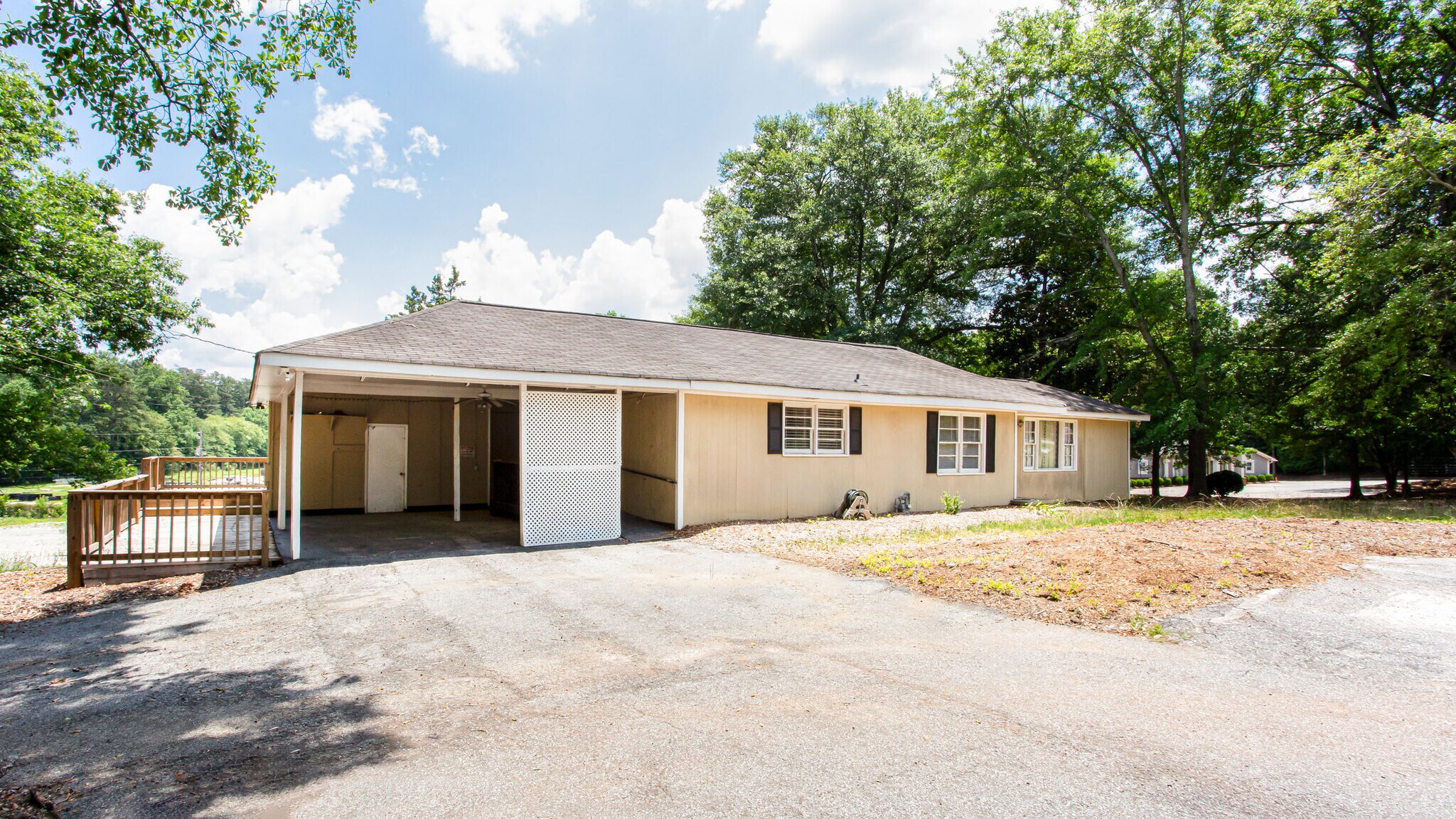 2758 Five Forks Trickum Rd, Lawrenceville, GA à vendre Photo de l’immeuble– Image 1 sur 14