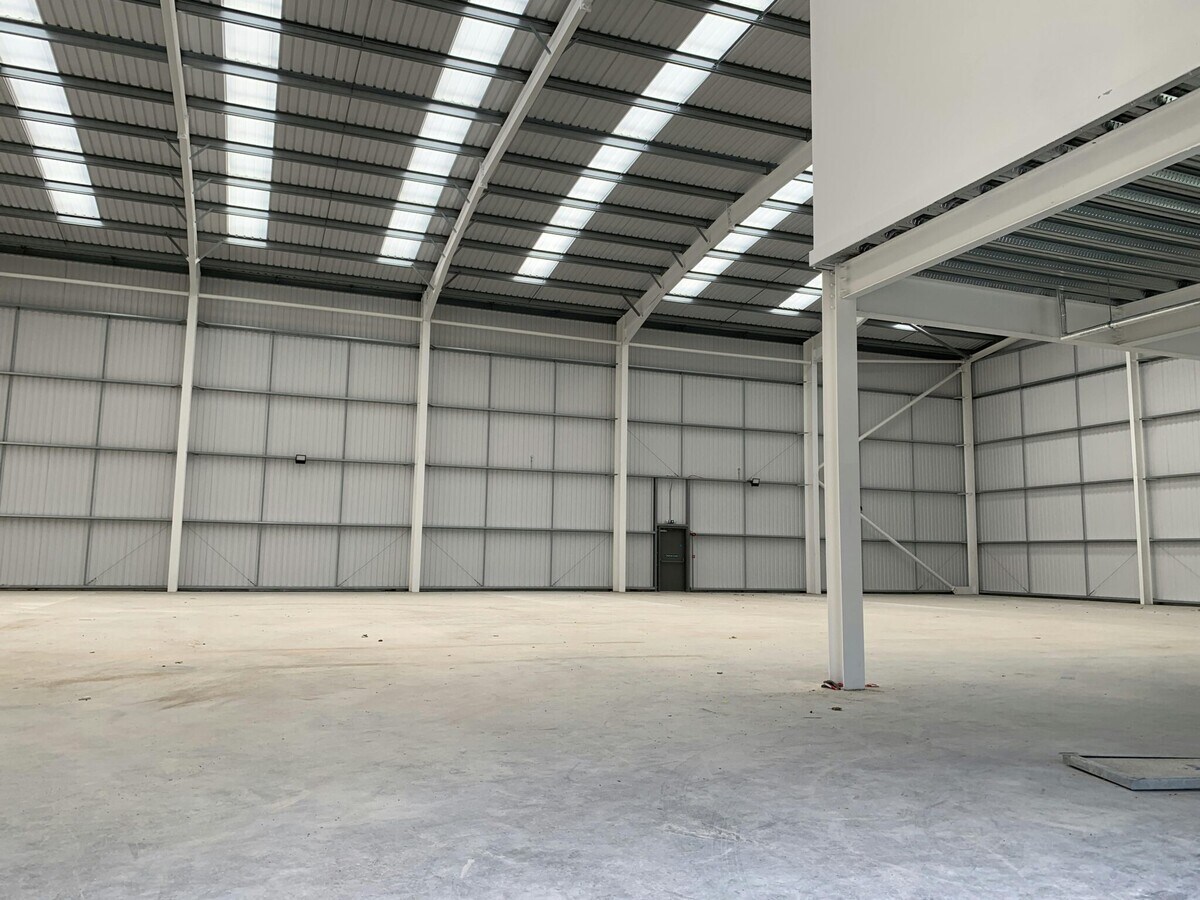 1-7 Fishers Grv, Portsmouth, HAM PO6 1EF - Lot 4 -  - Photo intérieure - Image 1 of 1