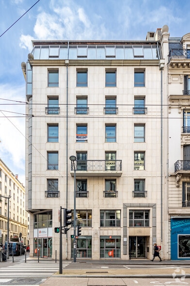 Local commercial dans Lyon à louer - Photo de l’immeuble – Image 2 sur 3
