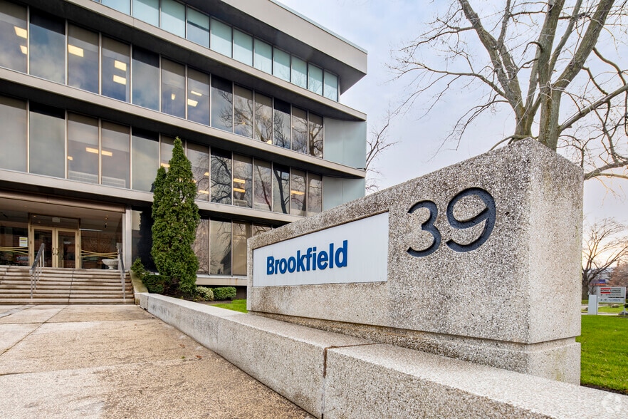 39 Wynford Dr, Toronto, ON à louer - Autre – Image 3 sur 4