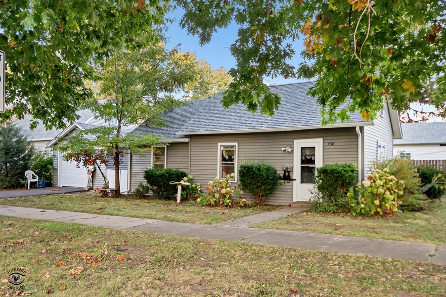 438 Ingleside Ave, Aurora, IL à vendre - Photo principale – Image 1 sur 1