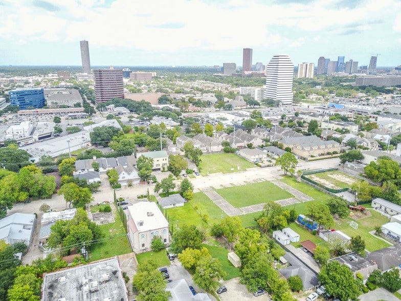 5905 Winsome Ln, Houston, TX à louer - Photo de l’immeuble – Image 3 sur 25