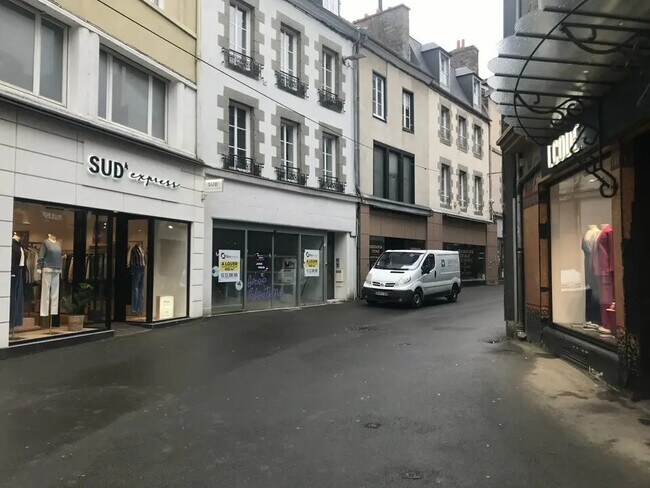 Plus de détails pour Local commercial à louer