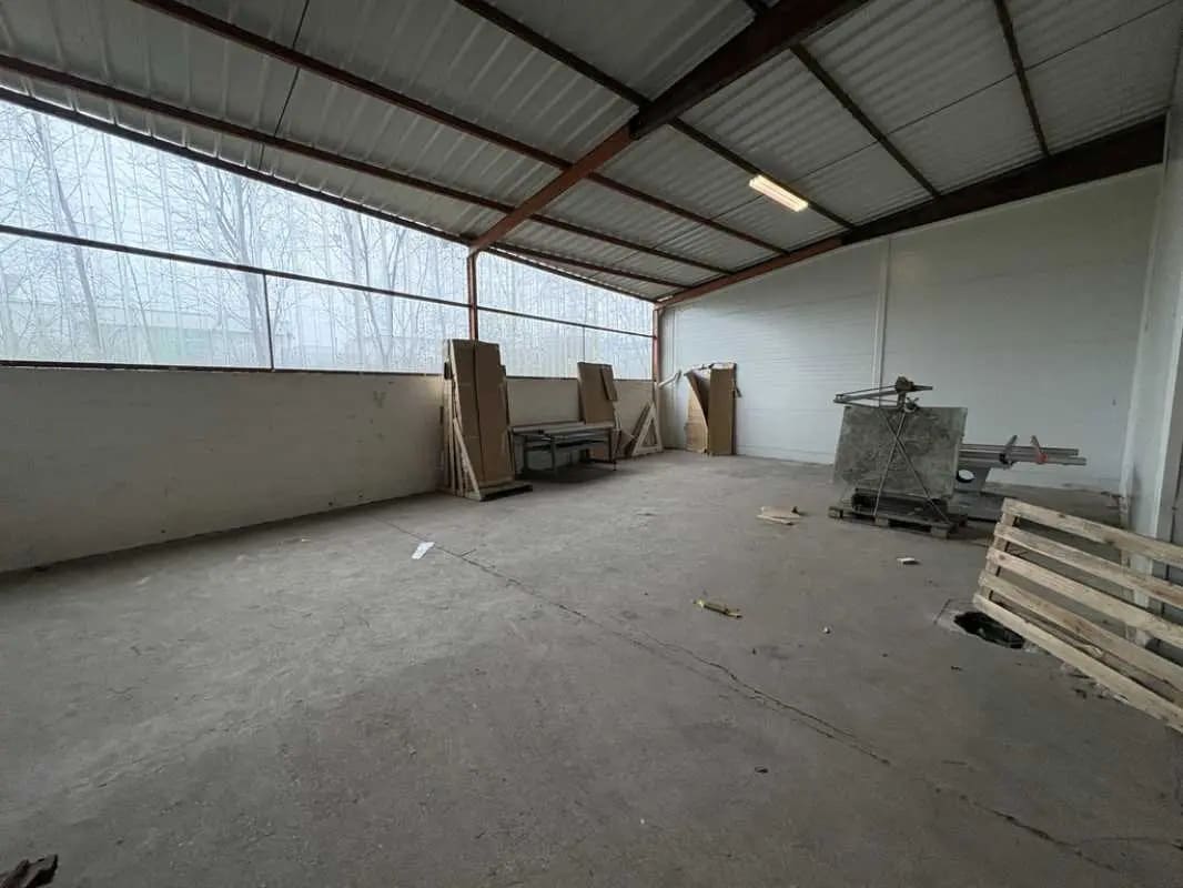 Local d’activités dans Breuil-le-Sec à louer Photo de l’immeuble– Image 1 sur 7