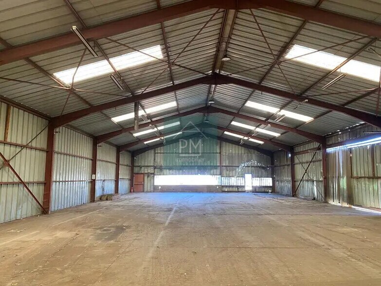 Industriel/Logistique dans Roye à vendre - Photo de l’immeuble – Image 3 sur 9