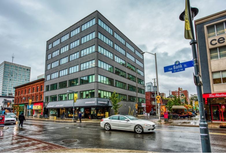 251 Bank St, Ottawa, ON à louer - Photo de l’immeuble – Image 1 sur 1