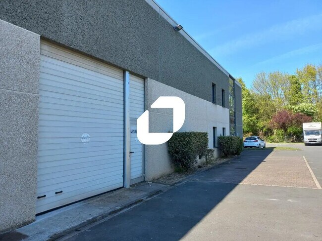 Plus de détails pour Bureau, Local d'activités à louer