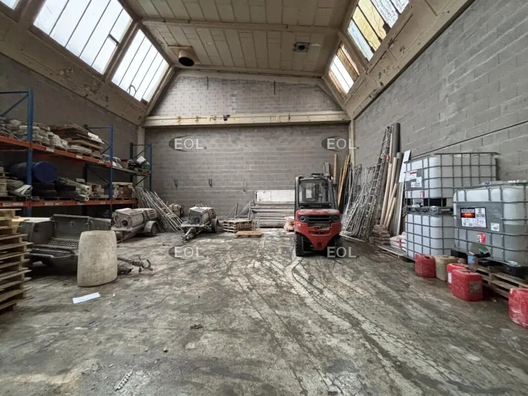 Industriel/Logistique dans Brières-les-Scellés à vendre Photo de l’immeuble– Image 1 sur 6