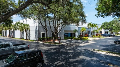 13900 NW 2nd St, Sunrise, FL à louer Photo de l’immeuble– Image 1 sur 1