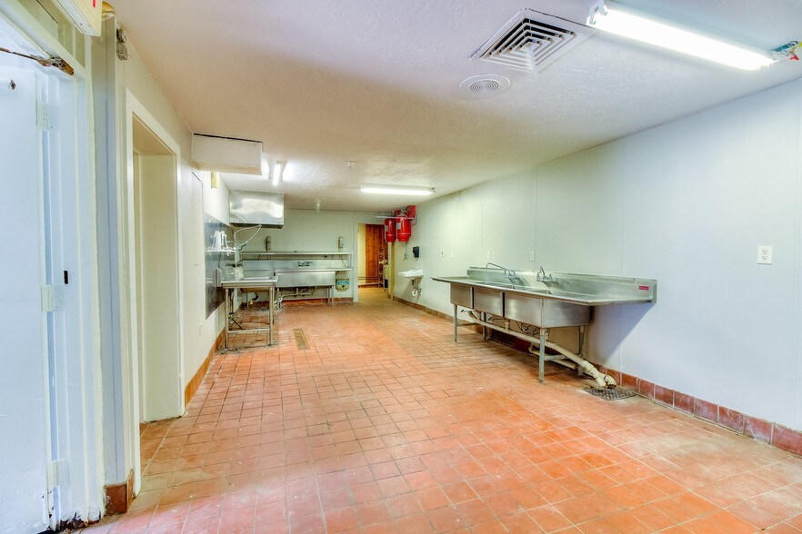 2214 Mangum Rd, Houston, TX à louer - Photo intérieure – Image 2 sur 26