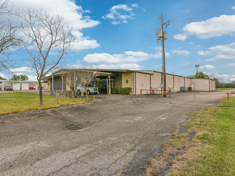 3609 Preston Ave, Pasadena, TX à louer - Photo de l’immeuble – Image 2 sur 18