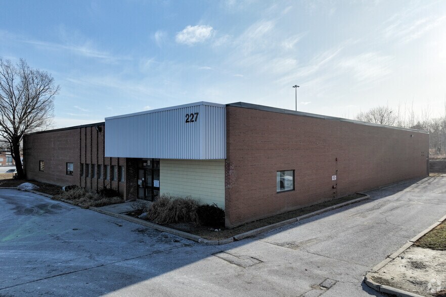227 Idema Rd, Markham, ON à louer - Photo principale – Image 1 sur 10